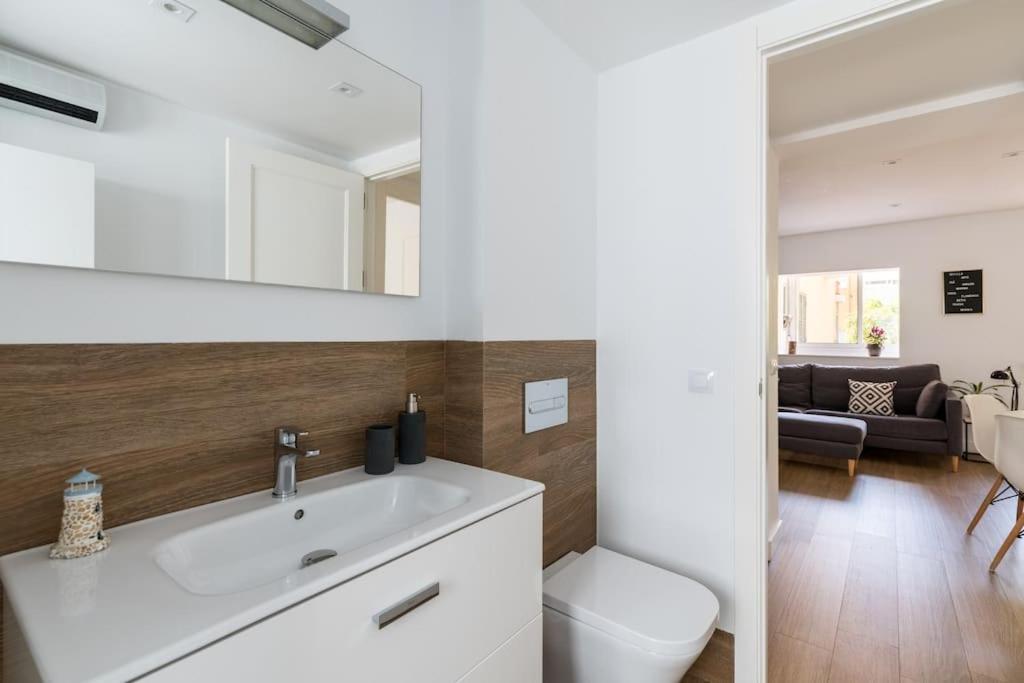 Apartamento Moderno En Triana 2 Dormitorios Y Aire Acondicionado Севилья Экстерьер фото