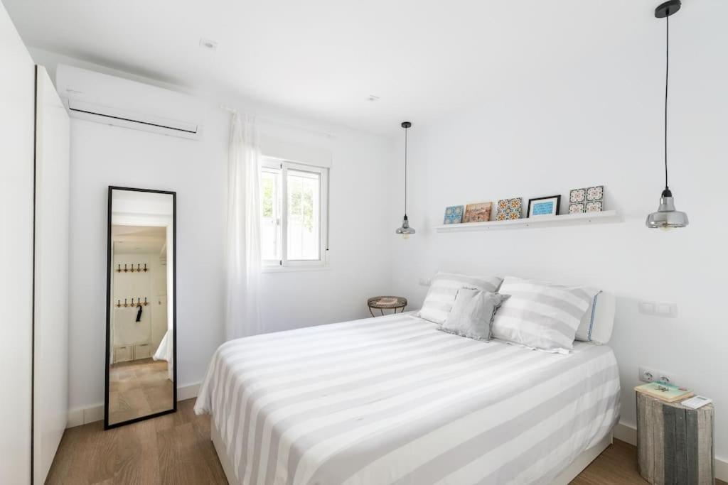 Apartamento Moderno En Triana 2 Dormitorios Y Aire Acondicionado Севилья Экстерьер фото
