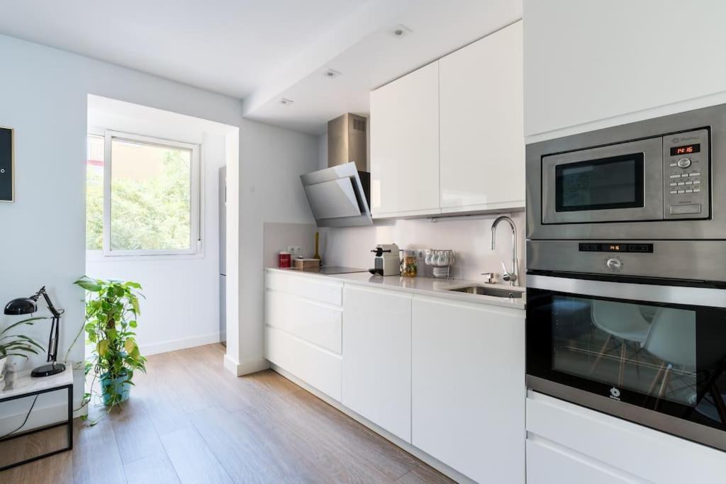 Apartamento Moderno En Triana 2 Dormitorios Y Aire Acondicionado Севилья Экстерьер фото