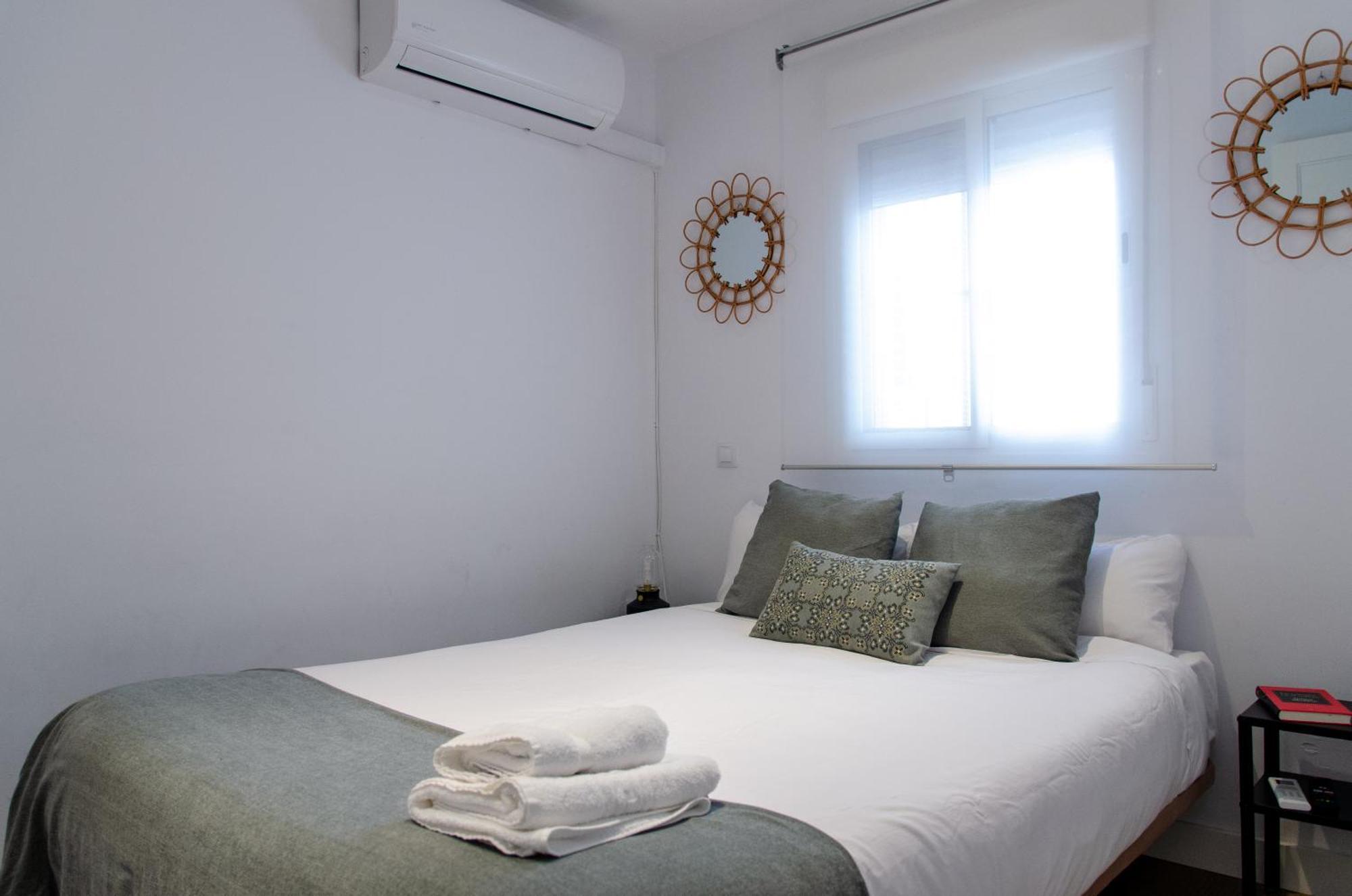 Apartamento Moderno En Triana 2 Dormitorios Y Aire Acondicionado Севилья Экстерьер фото