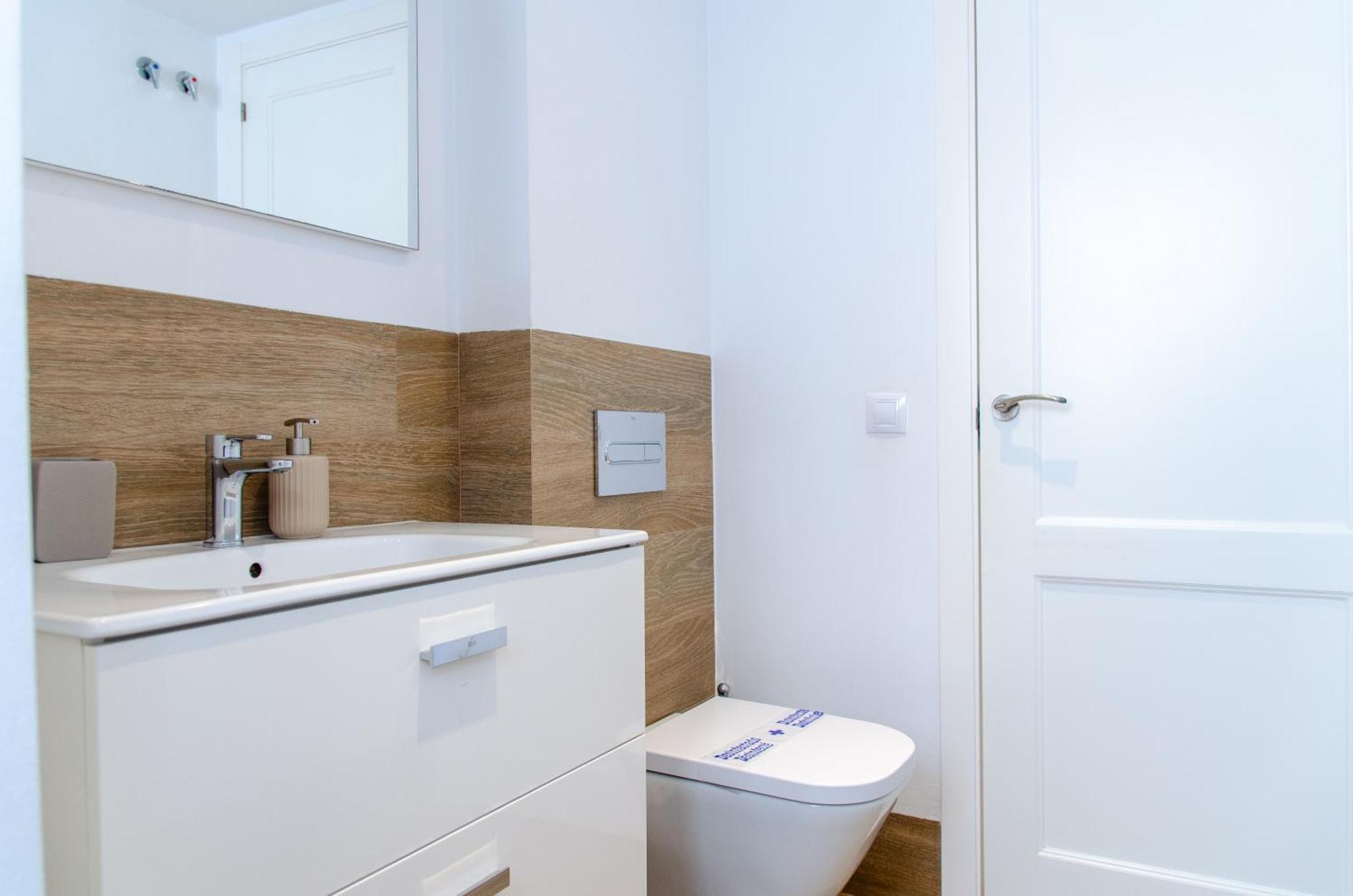 Apartamento Moderno En Triana 2 Dormitorios Y Aire Acondicionado Севилья Экстерьер фото