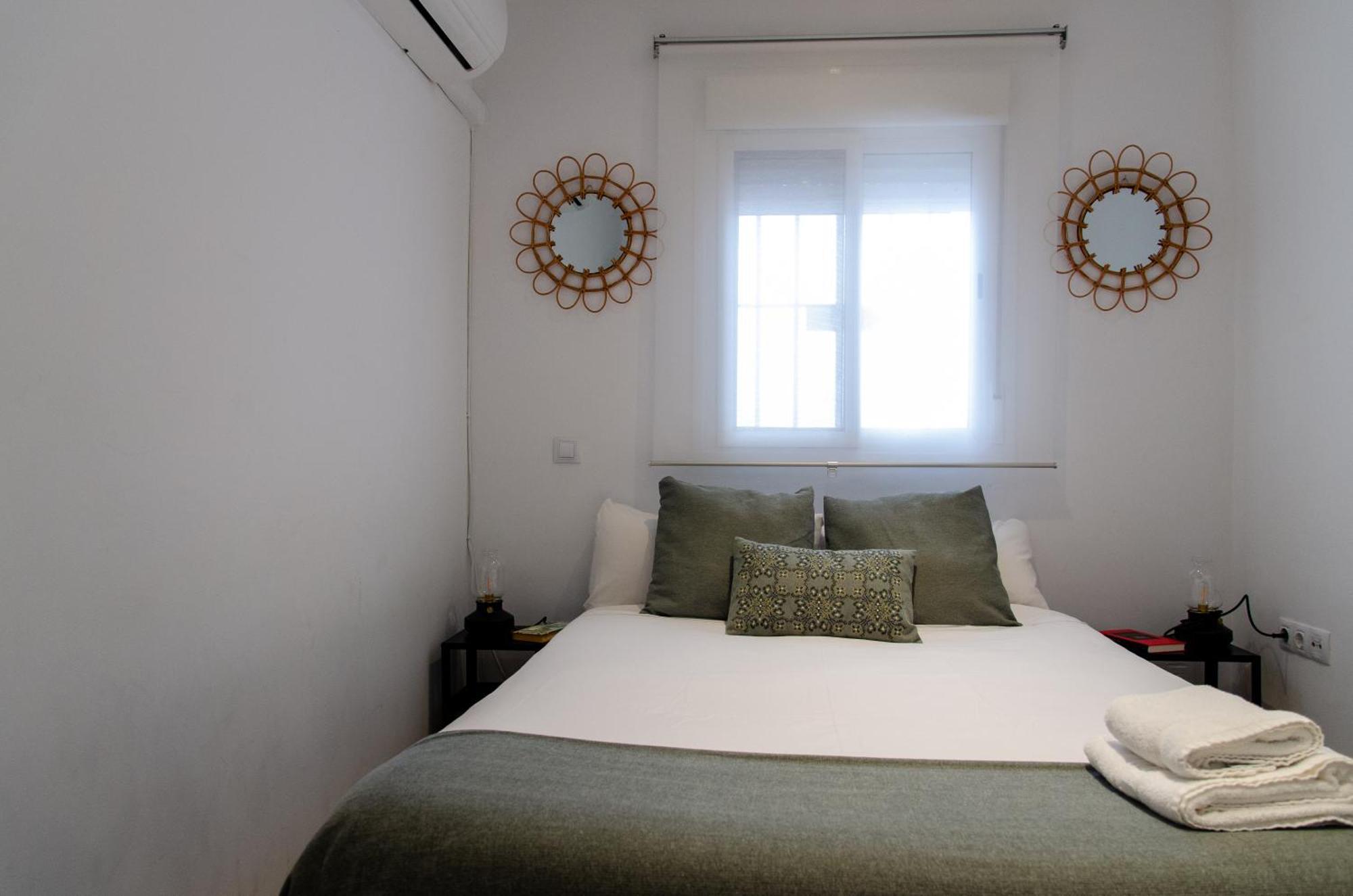 Apartamento Moderno En Triana 2 Dormitorios Y Aire Acondicionado Севилья Экстерьер фото