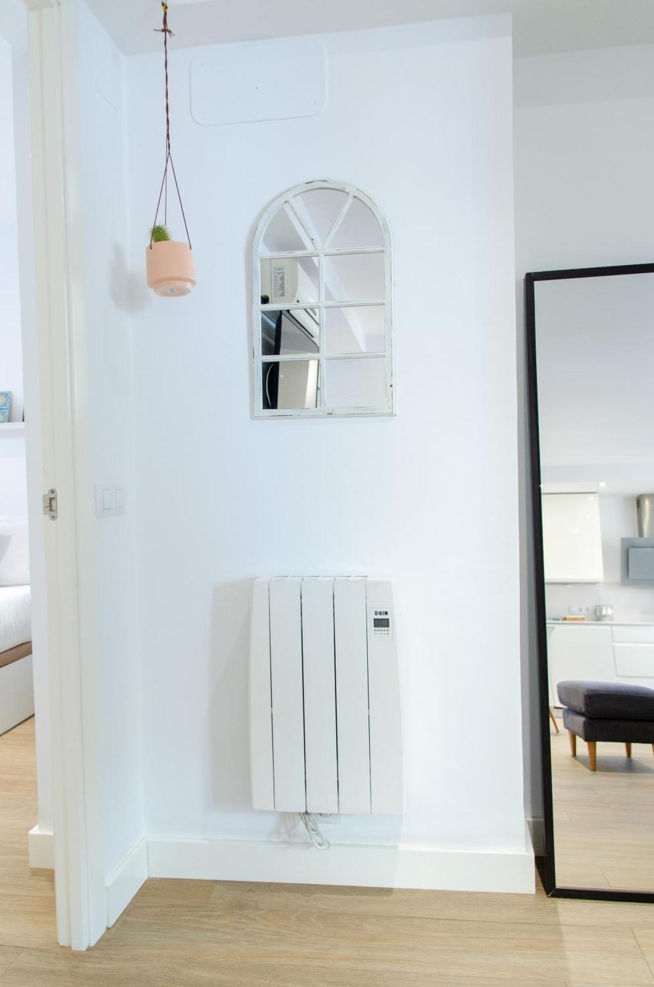 Apartamento Moderno En Triana 2 Dormitorios Y Aire Acondicionado Севилья Экстерьер фото