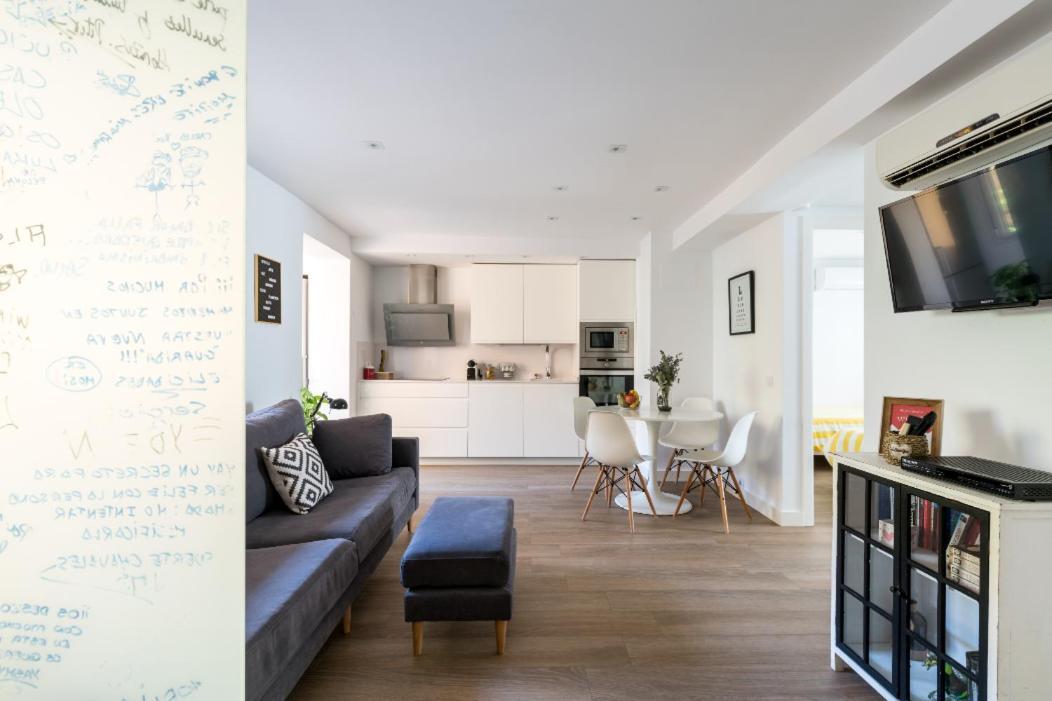 Apartamento Moderno En Triana 2 Dormitorios Y Aire Acondicionado Севилья Экстерьер фото