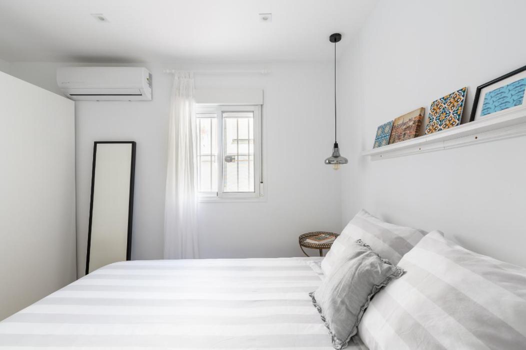 Apartamento Moderno En Triana 2 Dormitorios Y Aire Acondicionado Севилья Экстерьер фото